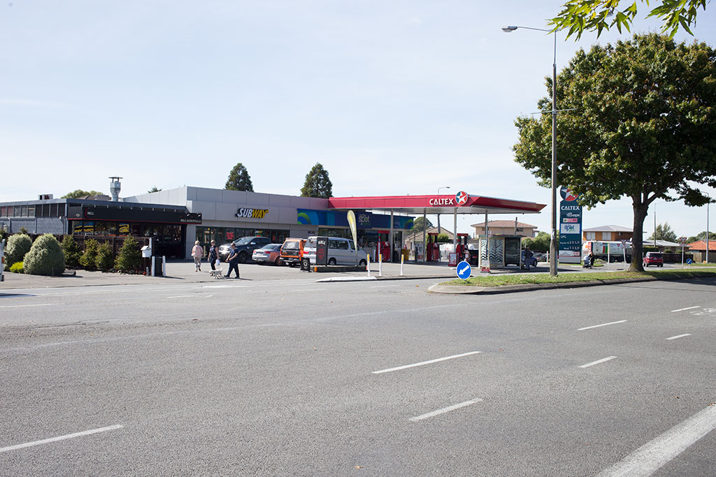 Image of Caltex, Subway and Hell Pizza, Harewood Road Friday, 24 March 2017