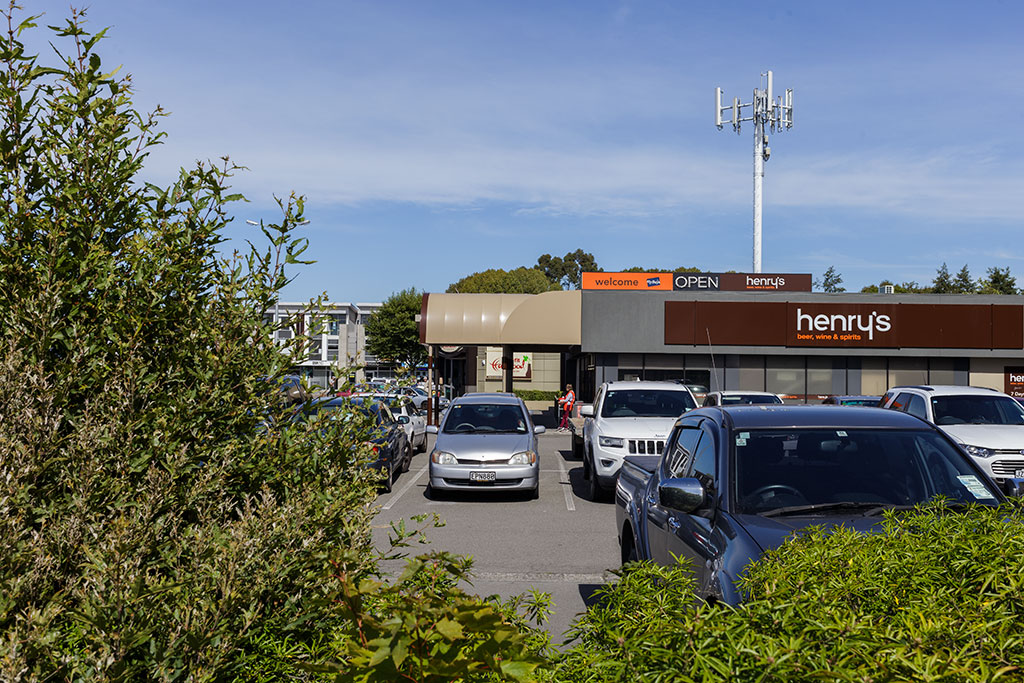 Image of Henry's, view from Harewood Road Friday, 24 March 2017
