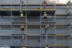 Thumbnail Image of Workers install scaffolding, Gloucester Street