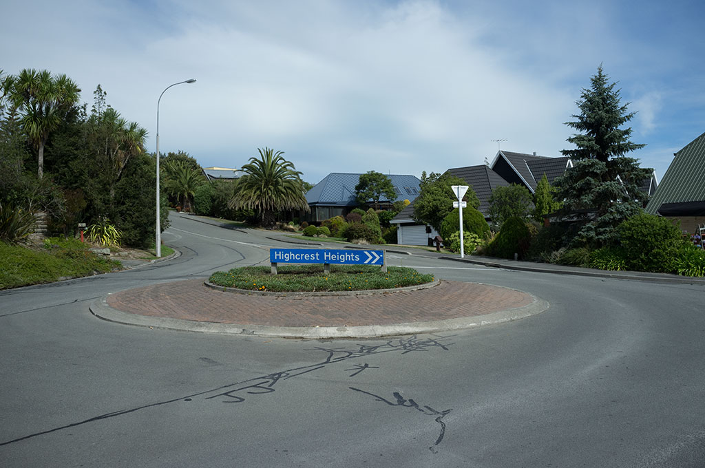 Image of Roundabout, Highcrest Heights and Penruddock Rise intersection, Westmorland. 25-03-2015 1:33 p.m.