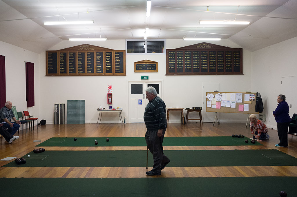 Image of Kelvin walks the green. Halswell Indoor Bowls Club, The Halswell Hall. 20-04-2015 7:59 p.m.