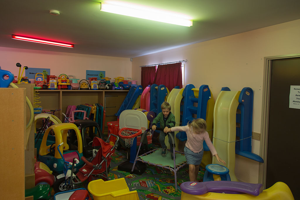 Image of Children playing at the Oaklands toy library. 9/05/2015 10:27