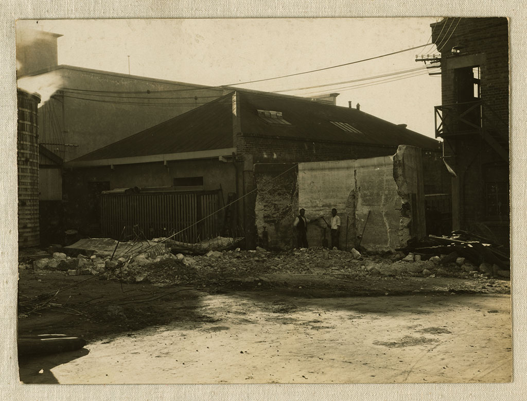 Image of Demolition of the old water tank, Armagh Street yard [1937?]