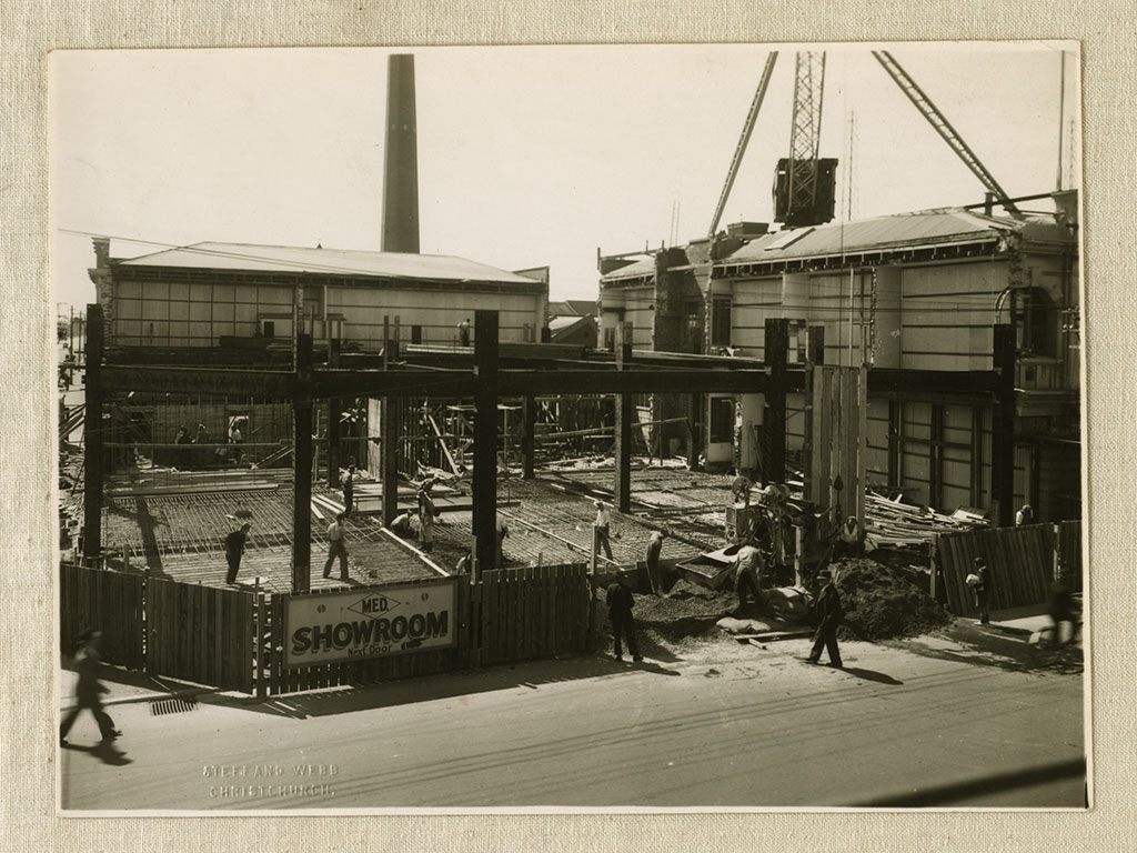 Image of Building the new M.E.D building, January 1938 11 January 1938