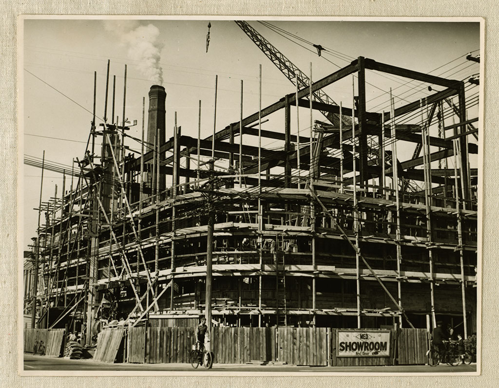Image of Building the new M.E.D building, April 1938 11 April 1938