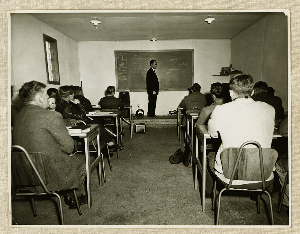 Image of Mr Mace instructing at the Lines Training School, 1961 August, 1961