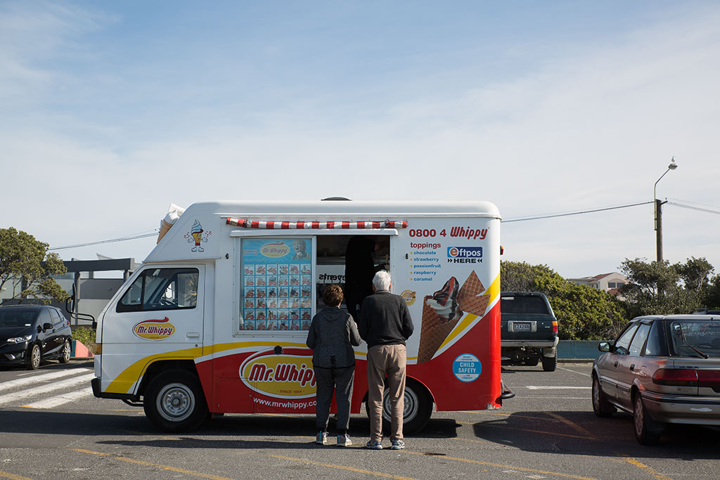 Image of A couple buy ice cream from a Mr. Whippy van. 21-08-2016 2:08 p.m.