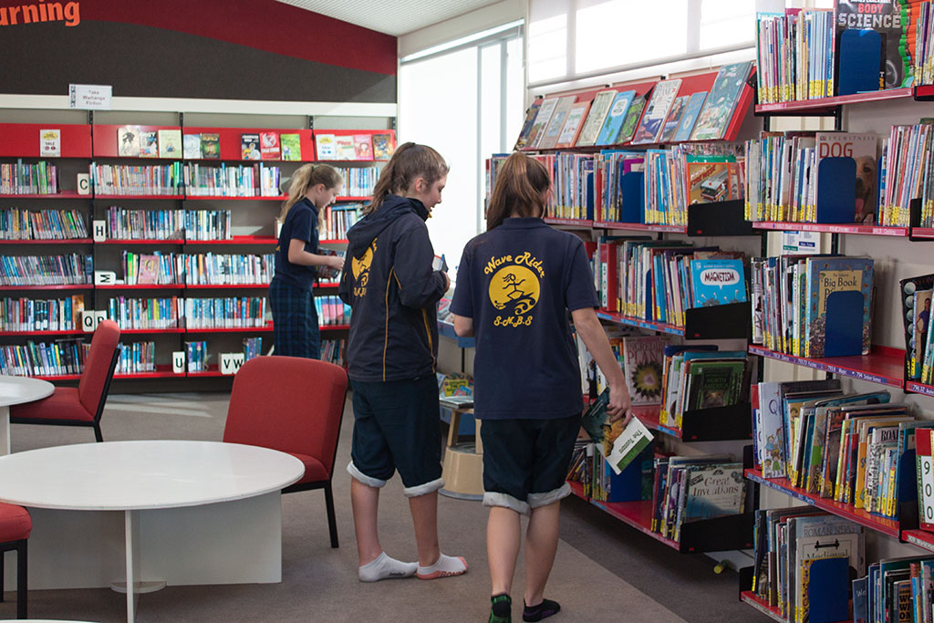 Image of Wave Riders work in the library, South New Brighton School. Thursday, 28 July 2016