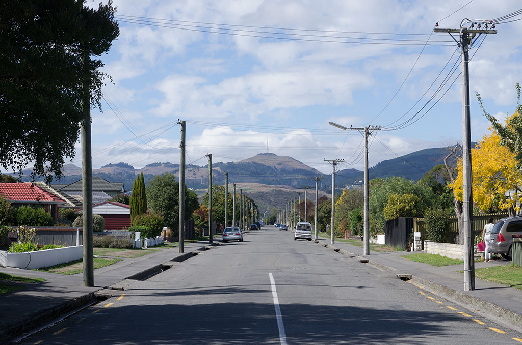 Image of Looking south-east down Checketts Avenue. 30-03-2015 1:13 p.m.