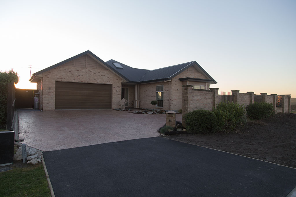 Image of Houses in the Kirkwood subdivision off Dunbars Road. 25/06/2015 16:44