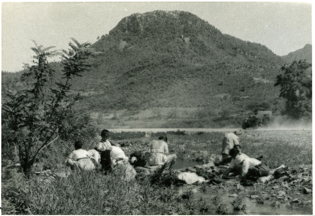 Image of Wash day in the river 1951-1952.