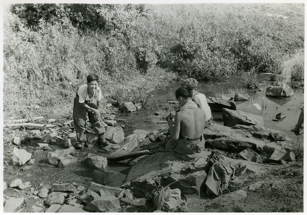 Image of Young helpers washing clothes 1951-1952.