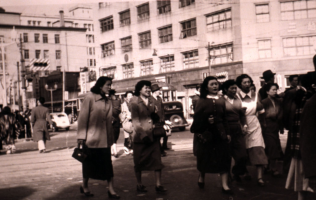 Image of Street scene, Tokyo 1951-1952.